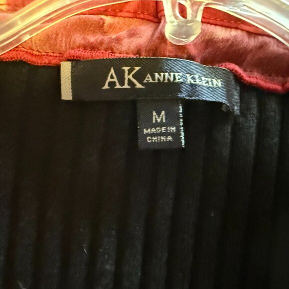 Anne Klein Stretch Sweater w/Flower Ruffle Detail - Medium - Picture 4 of 5